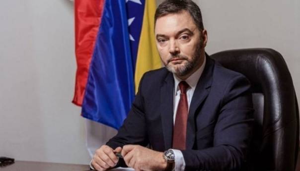 Košarac: Tražim hitne reakcije nadležnih institucija oko Trgovske gore