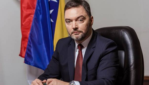 Košarac zamolio uvoznike da otkupe višak domaćeg mesa