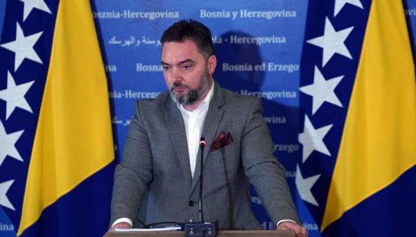 Košarac od Hrvatske zatražio otvaranje 'zelenih koridora'