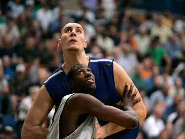 Košarkaš div postao nogometaš: Sa 226 cm najviši fudbaler u historiji