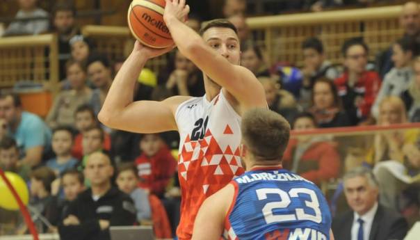 Košarkaši OKK Slobode u derbiju ubjedljivo bolji od Širokog