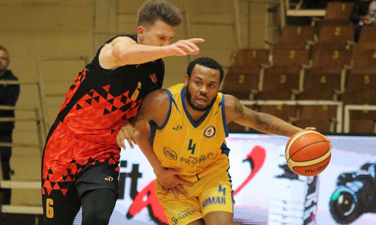 Košarkaši OKK Slobode u dramatičnoj završnici bolji od igrača Proma