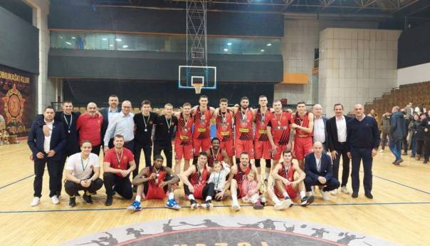 Košarkaši Slobode osvojili Kup RKS Tuzla, prikupljena sredstva za liječenje Senada Muminovića
