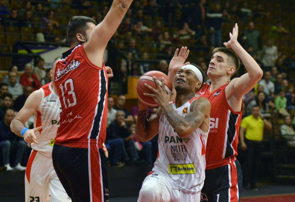Košarkaši Slobode spremni za derbi sa Bosnom