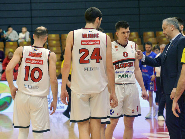 Košarkaši Slobode ubjedljivo savladali Vršac