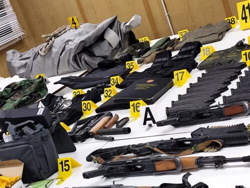 Kosovo: Zaplijenjena veća količina naoružanja u Zvečanu, uhapšen bivši policajac