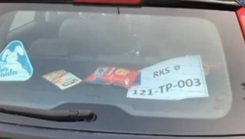 Kosovska policija na granici sa Srbijom zbog registarskih tablica
