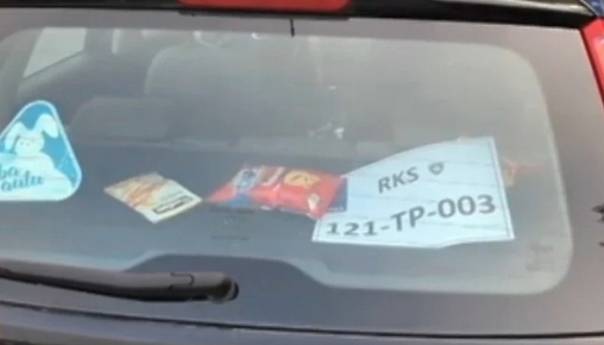Kosovska policija na granici sa Srbijom zbog registarskih tablica