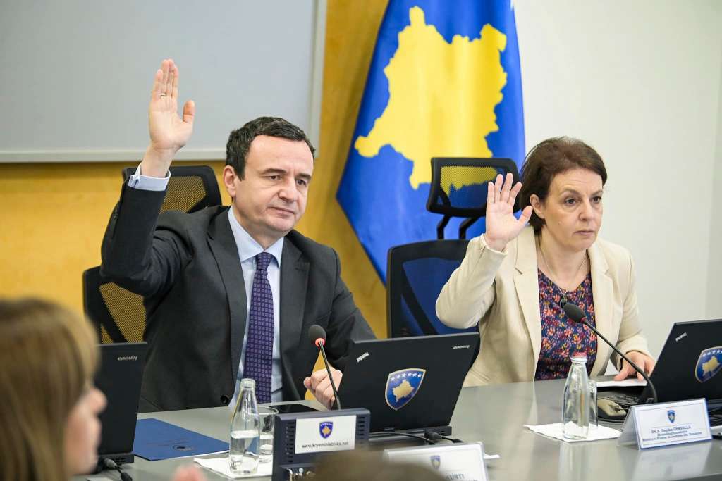 Kosovska vlada usvojila nacrt zakona o izdavanju ličnih karti od rođenja