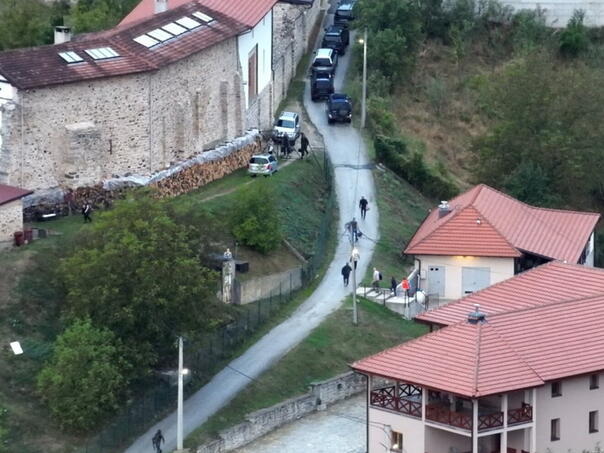 Kosovski specijalci upali u manastir gdje su naoružani napadači