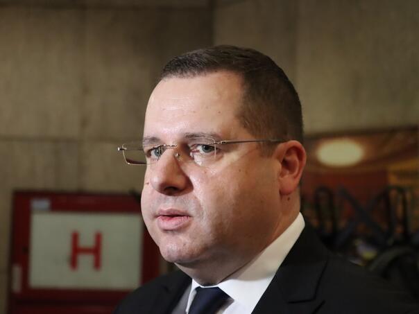 Kovačević ismijao opoziciju: Oni ne formiraju vladu u sjeni, već u hladu