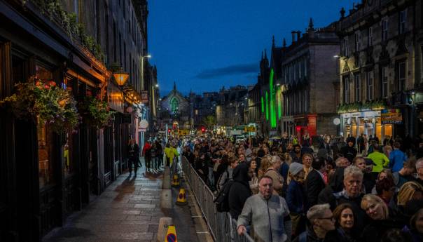 Kovčeg kraljice u London stiže u srijedu