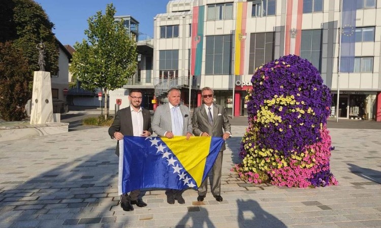 Kozarić otkrio koliko je bh. građana uzelo državljanstvo Austrije