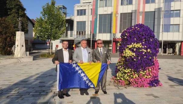 Kozarić otkrio koliko je bh. građana uzelo državljanstvo Austrije