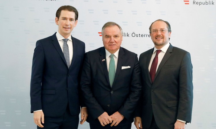 Kozarić se susreo s austrijskim kancelarom Sebastianom Kurzom