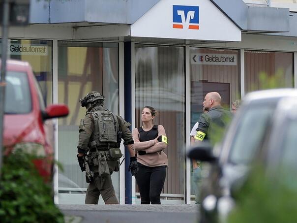 Kraj drame u njemačkoj banci: Niko nije povrijeđen, pljačkaši pobjegli