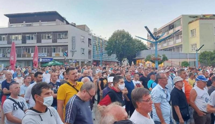 Krajišnici na ulicama Bihaća traže rješenje migrantske krize