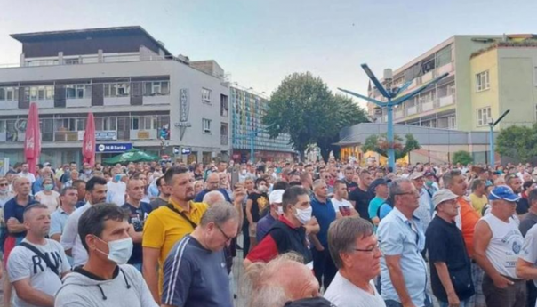 Krajišnici na ulicama Bihaća traže rješenje migrantske krize