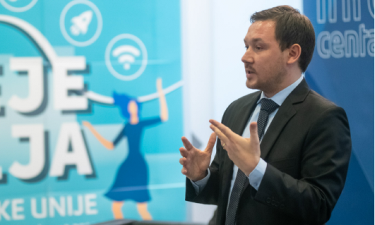 Krajnje vrijeme da institucije BiH usvoje strategiju za borbu protiv korupcije