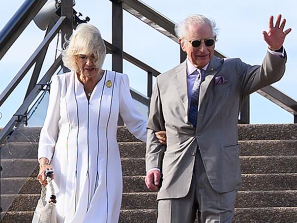 Kralj Charles i Camilla posjetili Indiju, uživali u jogi i meditaciji