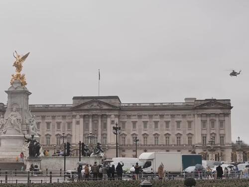 Video: Kralj Charles sletio u London