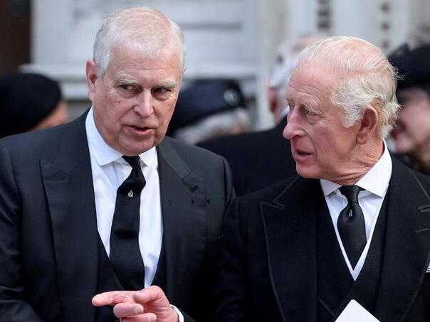 Kralj Charles službeno oduzeo Andrewu titulu, izbrisan je i iz registra