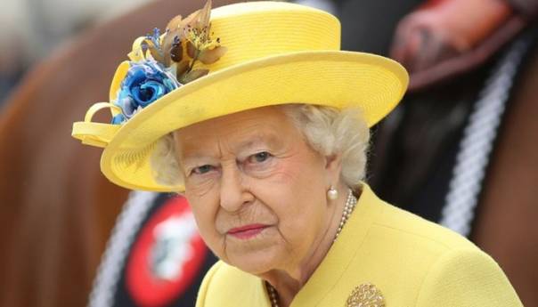 Kraljica Elizabeta II  se obraća naciji