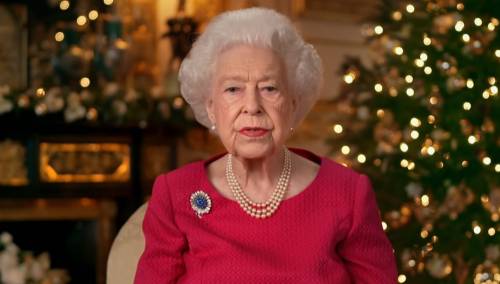 Kraljica Elizabeta u božićnoj poruci odala počast princu Filipu