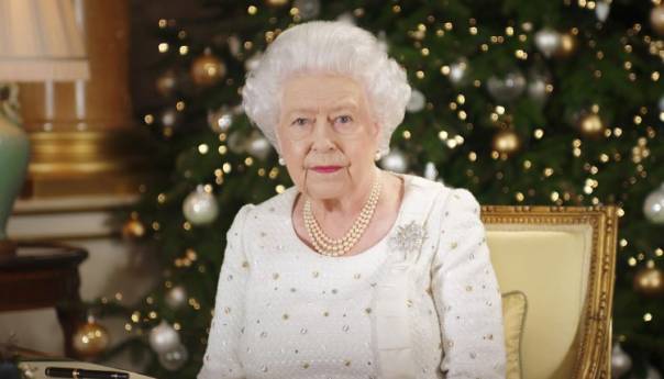 Kraljica Elizabeth: Mnogi samo žele zagrljaj za Božić
