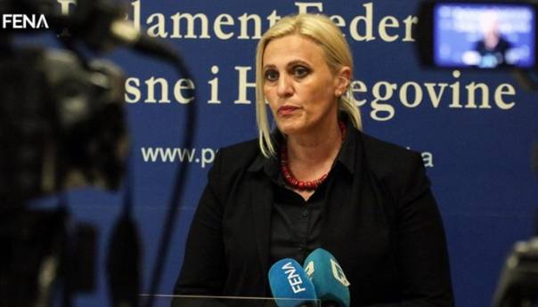 Kratina: Što prije raspodijeliti doniranu medicinsku opremu