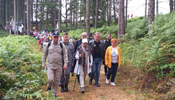 Krenuo Marš mira Nezuk-Potočari, oko tri hiljade učesnika u pohodu