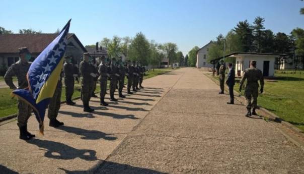 Krešić posjetiо kasarnu Oružanih snaga BiH u Bijeljini