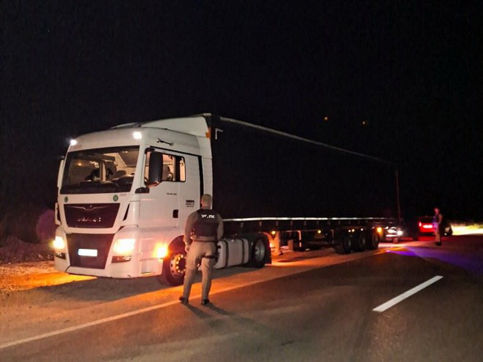 Krijumčarenje kod Prijedora: Policija otkrila 38 migranata skrivenih među drvima