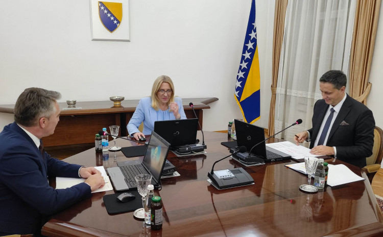 Krišto imenovana za mandatara VM, Komšić glasao protiv