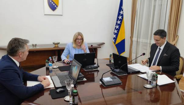 Krišto imenovana za mandatara VM, Komšić glasao protiv