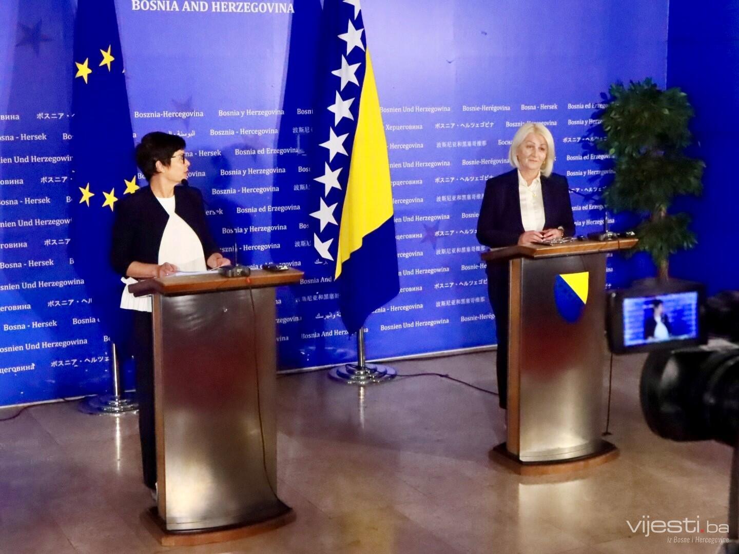 Krišto sa komesarkom Kos: Usvojiti reformsku agendu