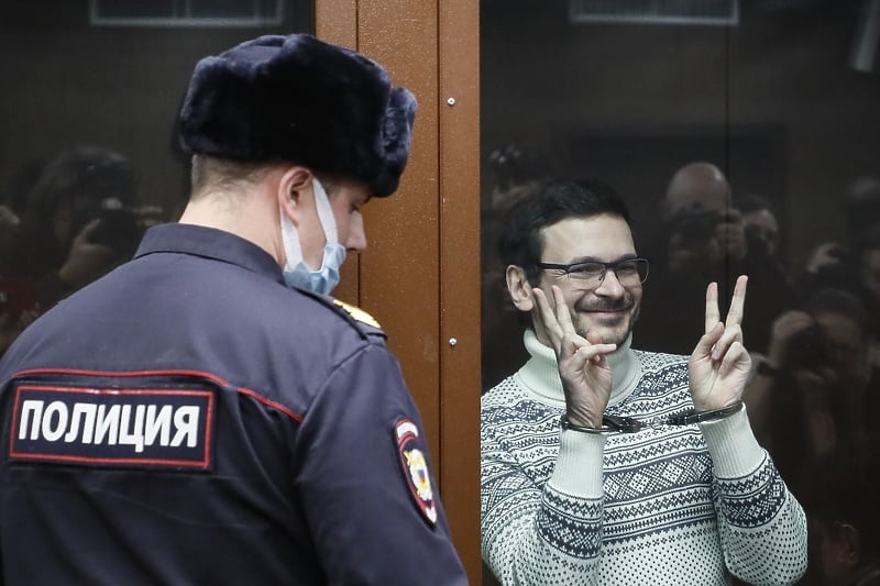 Kritičar ruskog režima osuđen na osam godina zatvora zbog širenja lažnih informacija