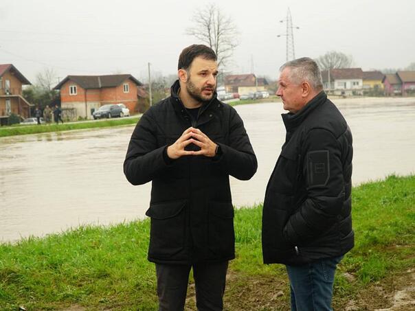 Kritike iz SDS-a: Čega se plaše pa su pod pratnjom dugih cijevi?