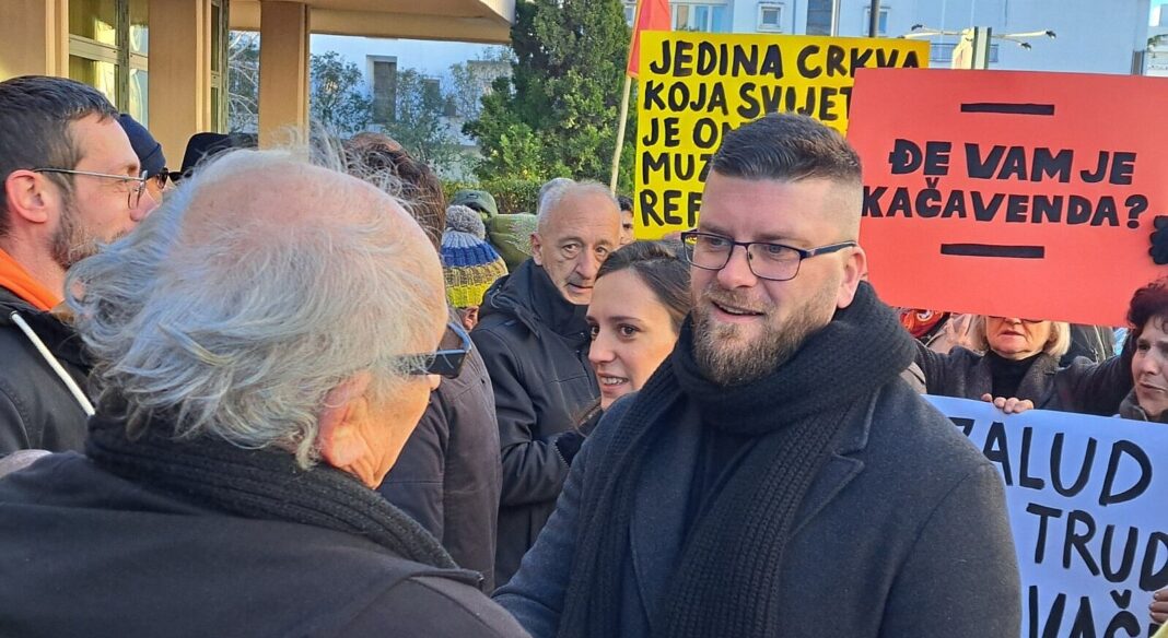 Kritikovao stavove sveštenika SPC, završio pred sudom Crne Gore