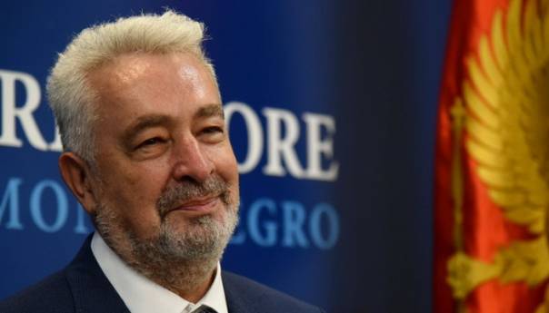 Krivokapić: Ko ima vjeru, ne može se zaraziti koronom na pričešću