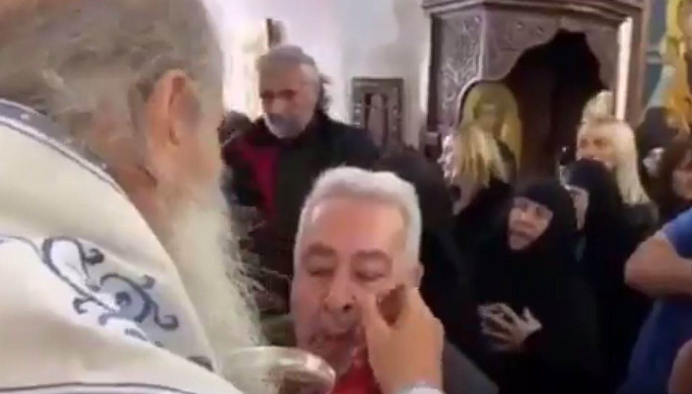 Krivokapić kršio mjere tokom odavanja počasti Amfilohiju