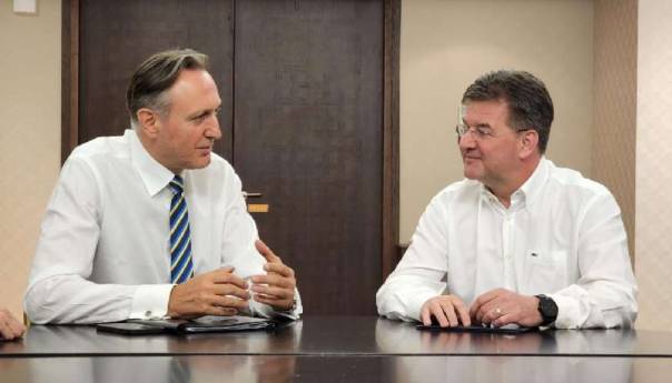 Krivokapić razgovarao s Lajčakom i Kurtijem
