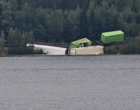 Kriza u Švedskoj: Voz sa opasnim materijama spao sa šina