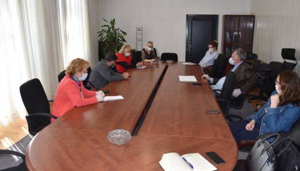 Krizni štab Ministarstva zdravstva KS: Poziv građanima da ograniče kretanja