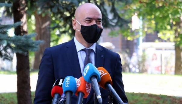 Krizni štab naredio proširenje bolničkih kapaciteta i nove načine testiranja