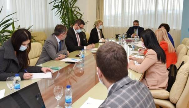 Krizni štab RS: Pooštriti mjere, nagli porast broja oboljelih