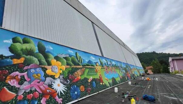 Krov Gradske dvorane 'Mirsad Hurić' u Goraždu krasi mural umjetnika Rikarda Druškića