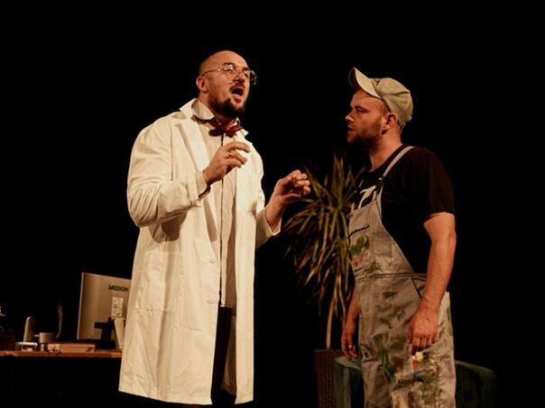 Kroz smijeh i komediju o gorućim problemima: 'Ko je lud' u subotu u Mostaru