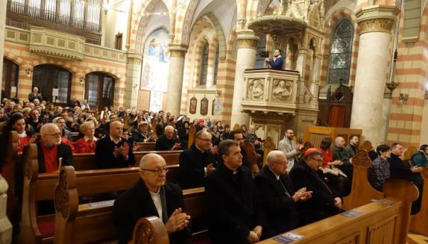 Kršćani Sarajeva pjesmom molili za jedinstvo kršćana