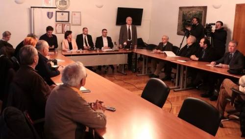 Krug 99: Nakon poruka iz EU odbaciti konstitutivnost